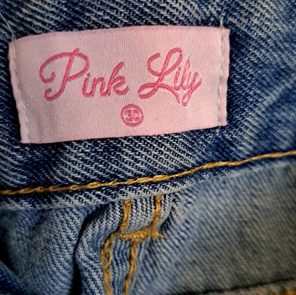 Pink Lily Reviews